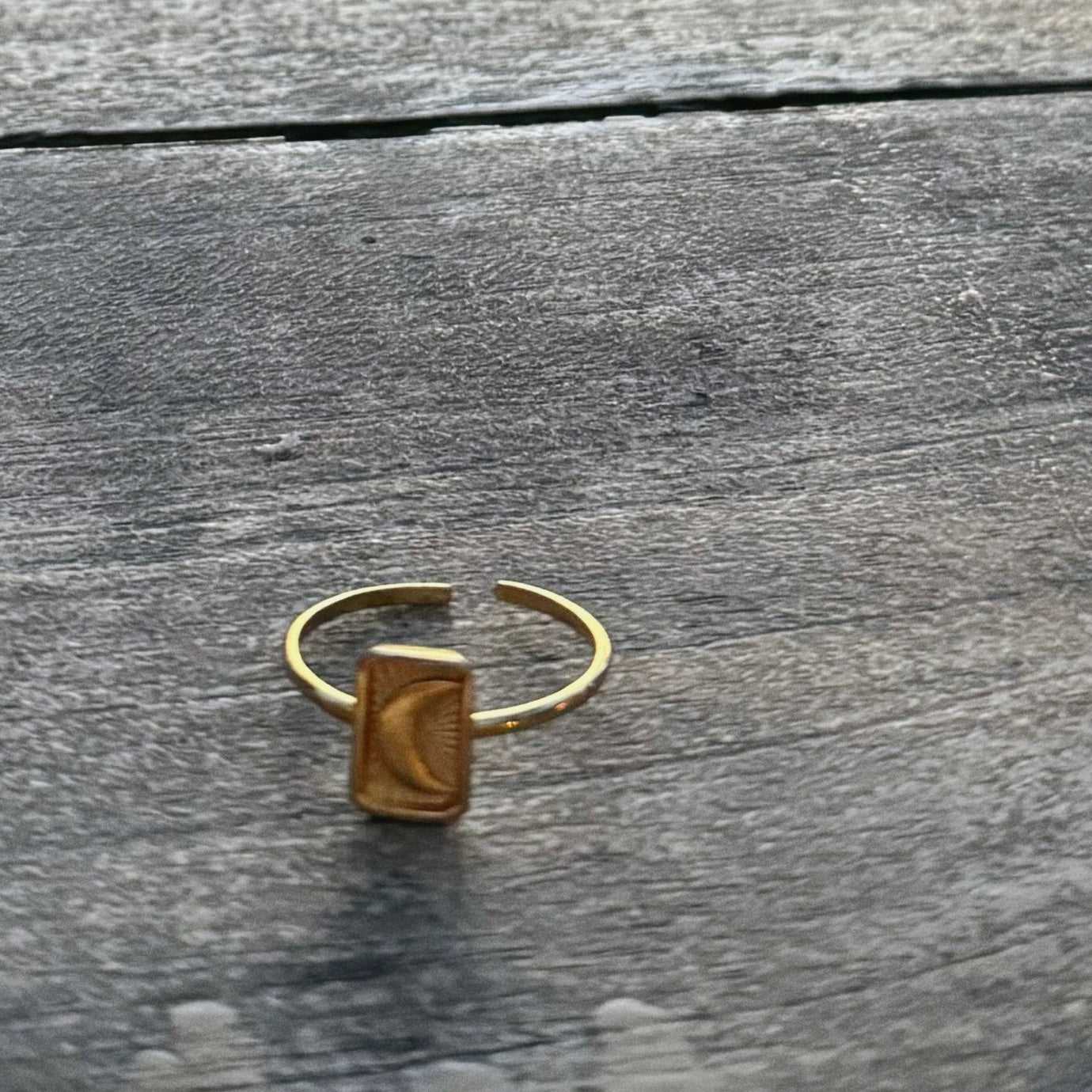 Crescent Ring (Gold)