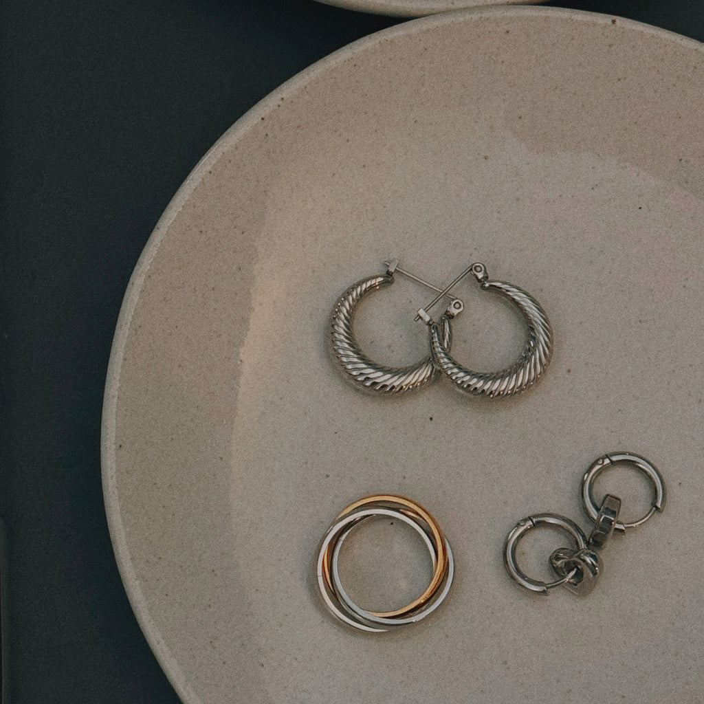 Textured ring Earring