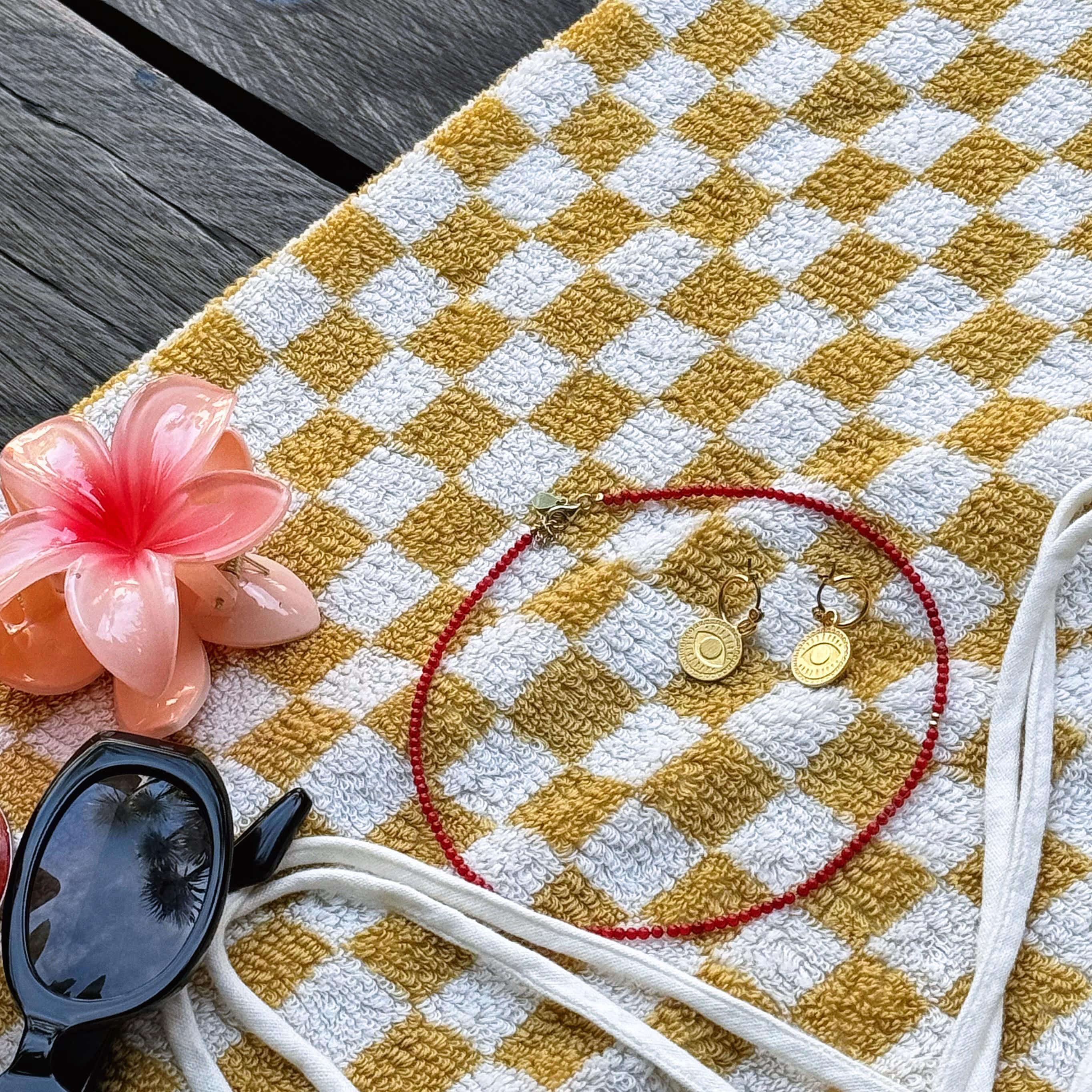 [Handmade] Coral Choker